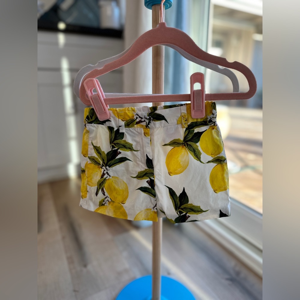 Dolce and Gabbana lemon print shorts. Size 6-9 months